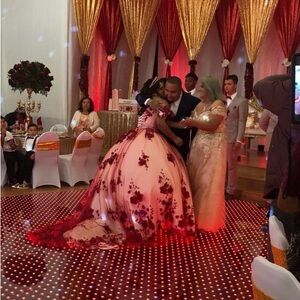 Quince dress with a medium length train